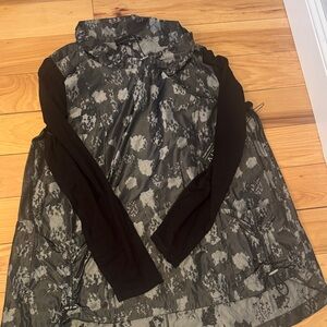 Women’s Black & Gray Hooded Lightweight Puffer Jacket